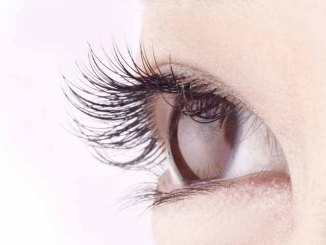 まつげエクステの施術例、正面から見た様子